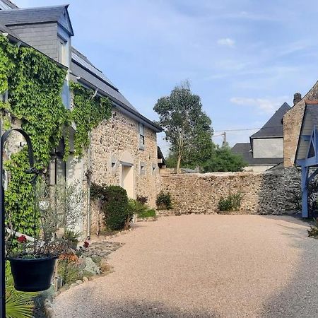 La Ferme Aux Fleurs Bed & Breakfast Ossun ภายนอก รูปภาพ