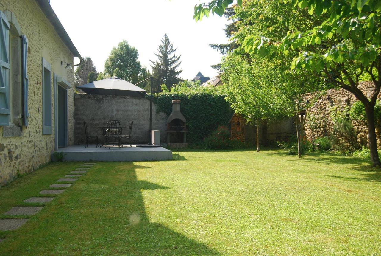 La Ferme Aux Fleurs Bed & Breakfast Ossun ภายนอก รูปภาพ